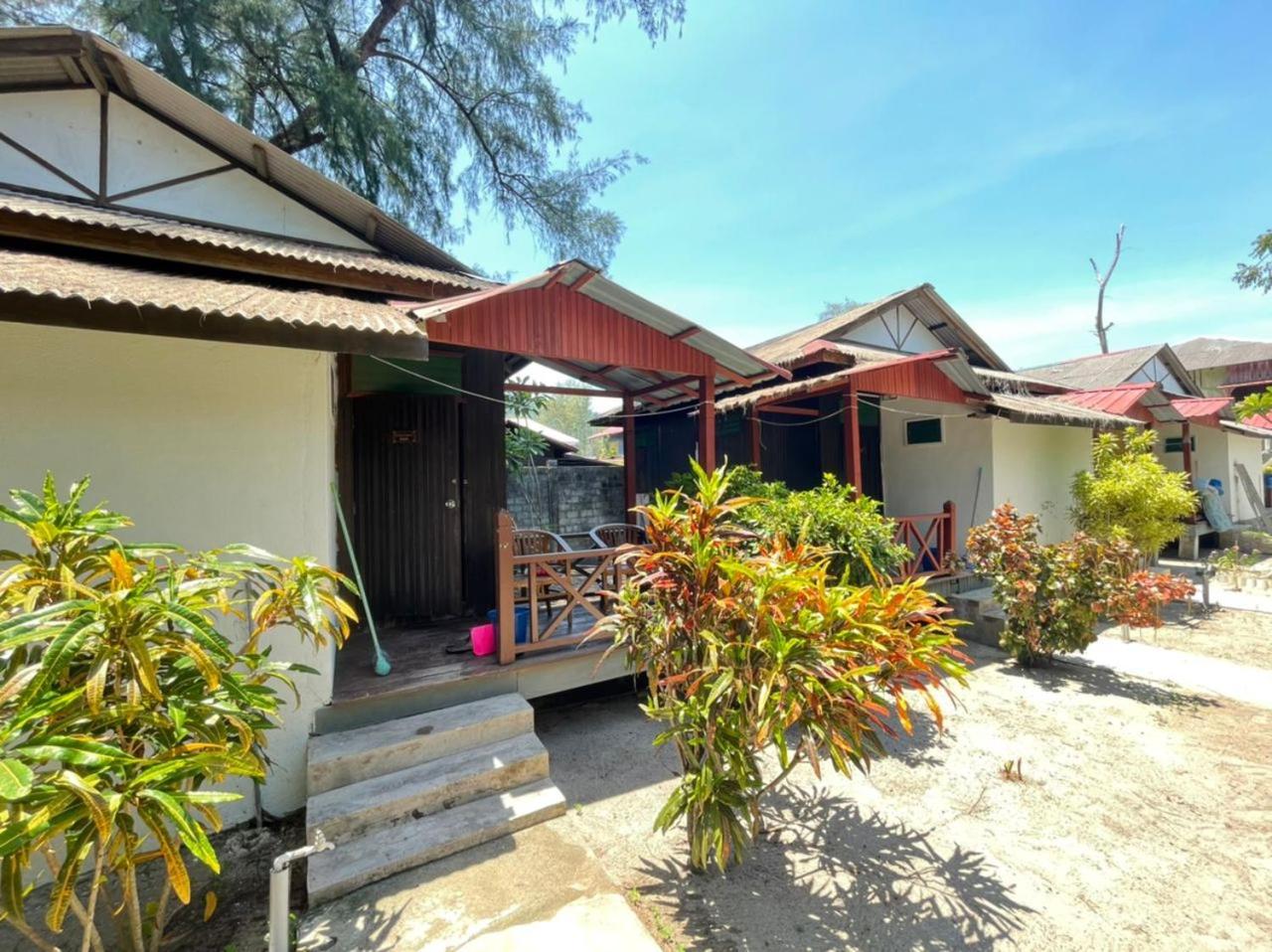 B'First Chalet Perhentian Island Kampung Kuala Besut Exterior photo