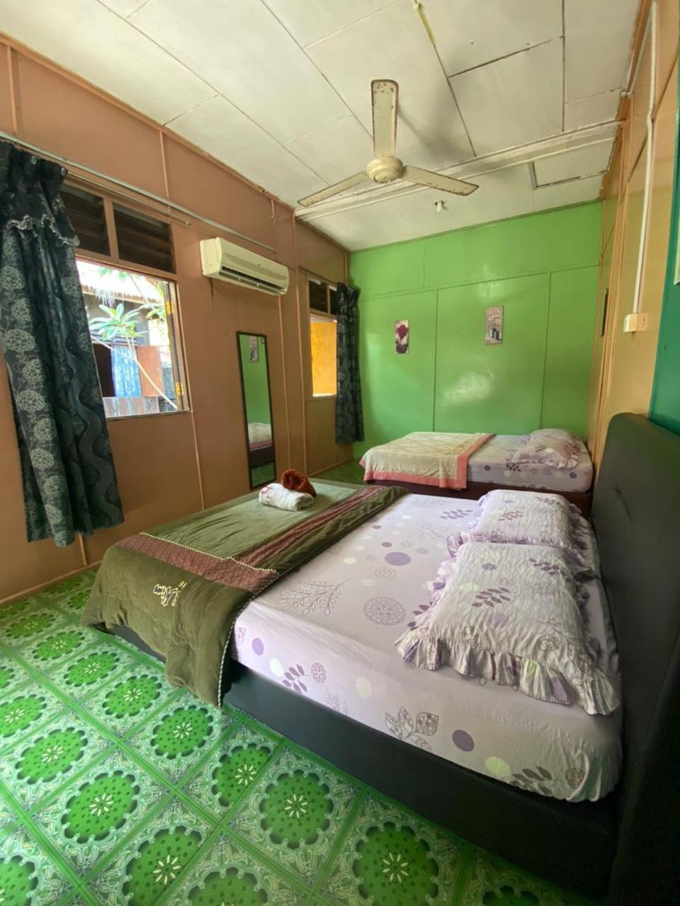 B'First Chalet Perhentian Island Kampung Kuala Besut Exterior photo