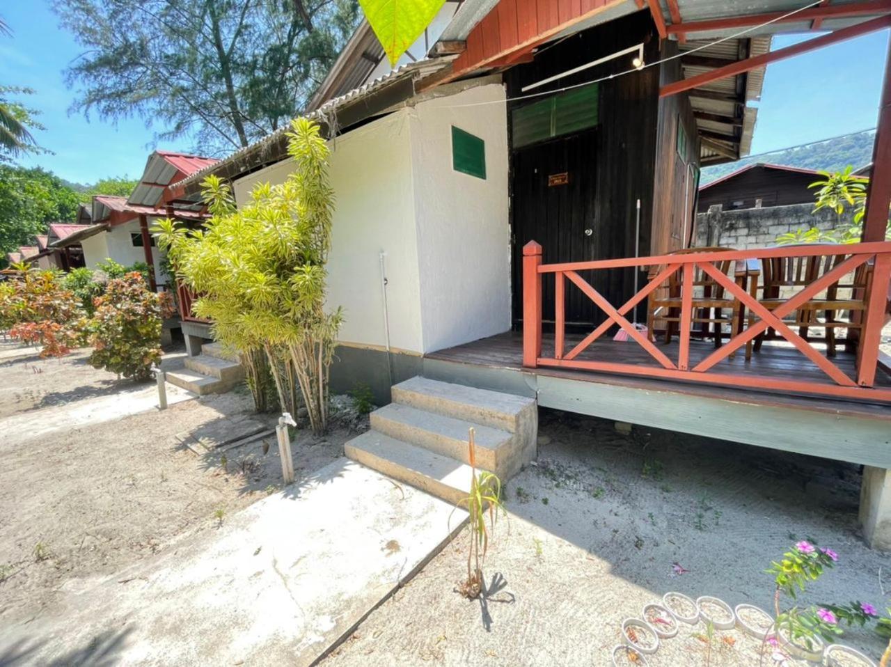B'First Chalet Perhentian Island Kampung Kuala Besut Exterior photo