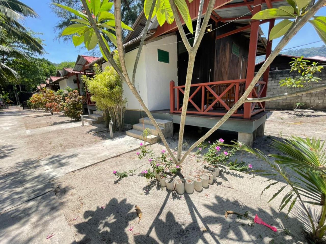B'First Chalet Perhentian Island Kampung Kuala Besut Exterior photo